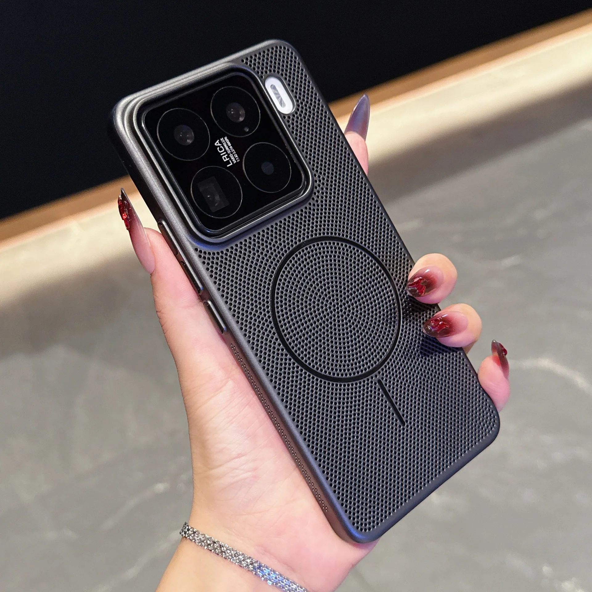 For Xiaomi 15Pro Magnetic Phone Case Mesh Cooling Breathable Personalized Electroplating Anti-Fall Protective Features Holster
