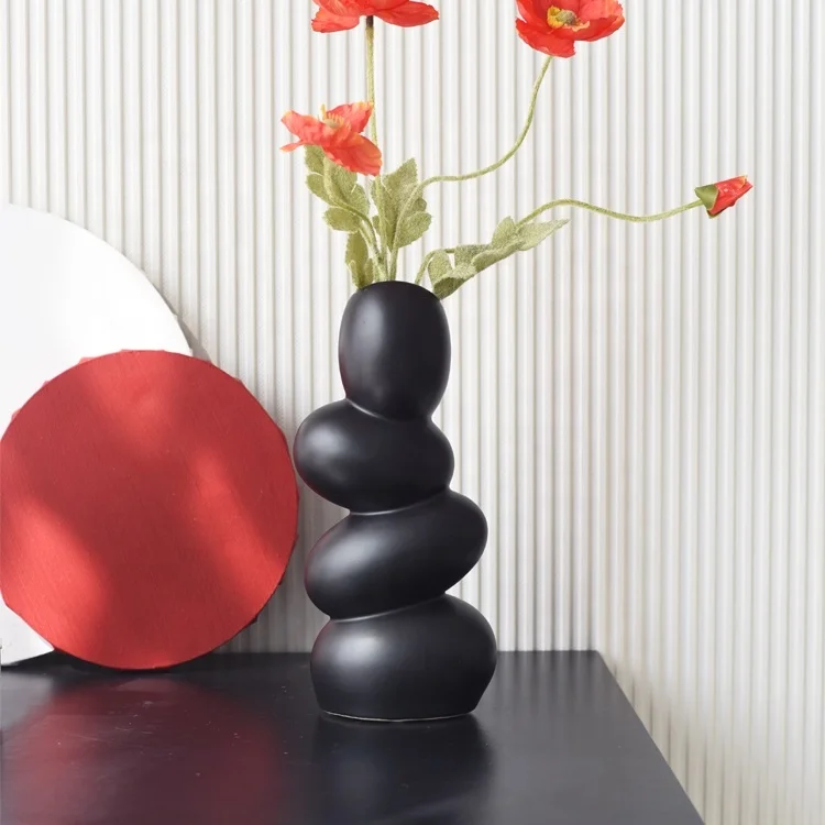 Nordic Ins Irregular Egg Shape Ceramic Flower Vase Abstract Art Matte Black and White Vase for Living Room Decoration