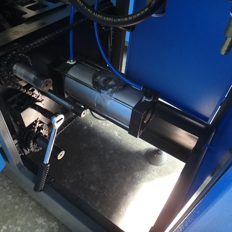 
 Машина для производства газированных пластиковых бутылок, 3-5 л  