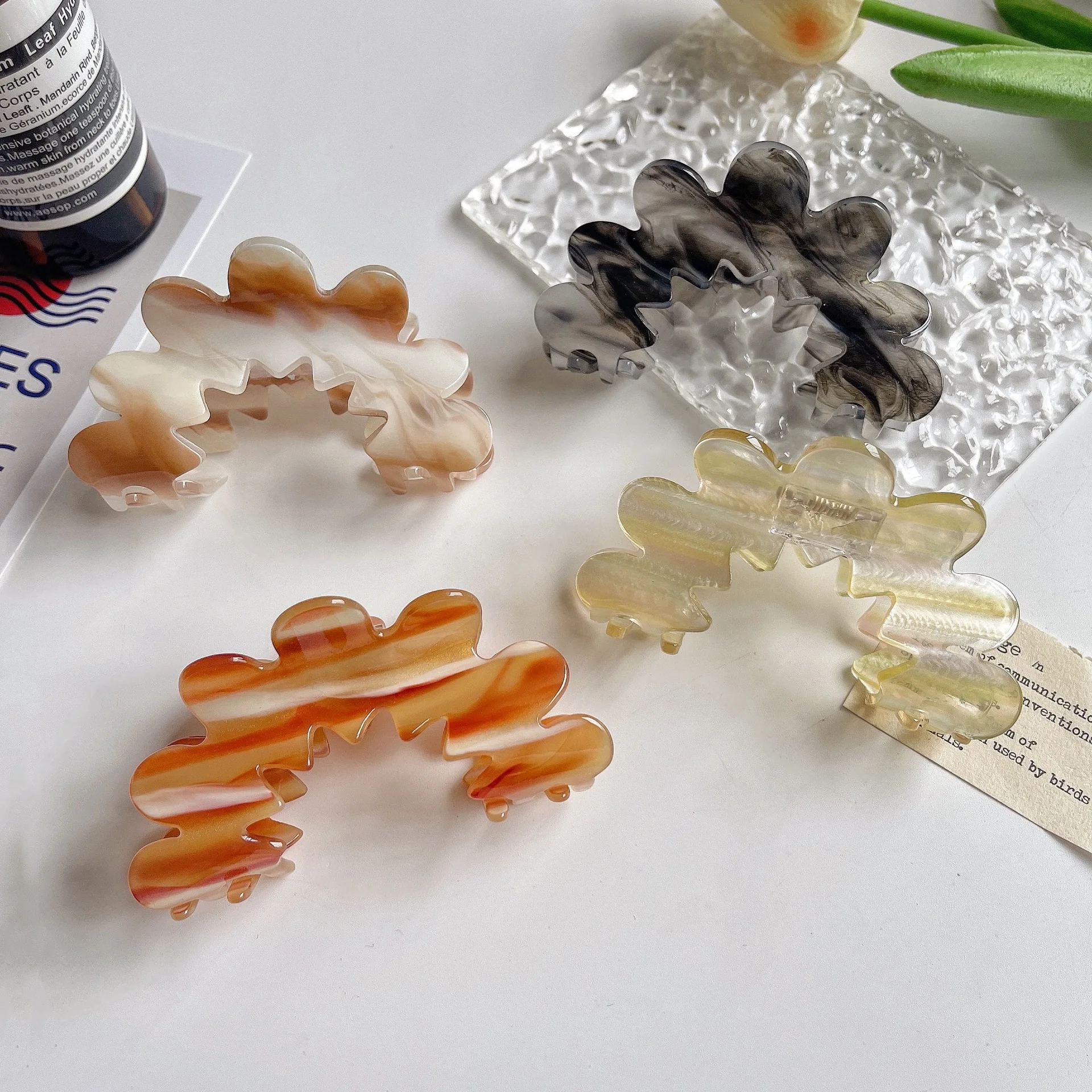 Best Selling Korean Ethnic Style Acrylic Hair Accessories Multi-Color Cute Flower Crystal Clip Hairgrip for Women