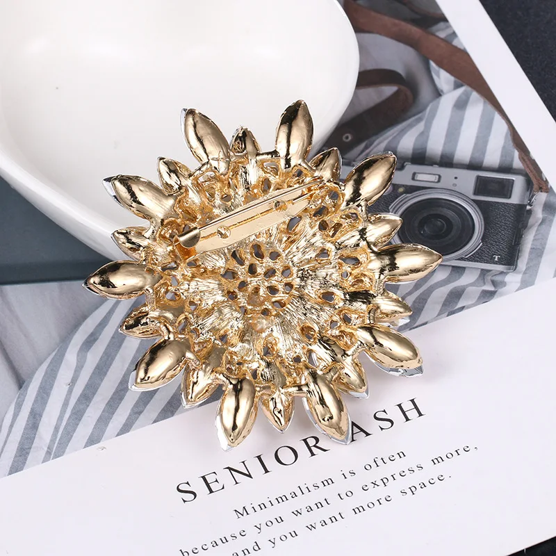 Factory Directly Sale Assorted Colors Marquise Crystal Rhinestones Flower Brooches for Women or Wedding Decoration