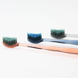 Trending Product New Style Curved Brush Head Adult Toothbrush Transparent PS Material Fashion Tooth Brush