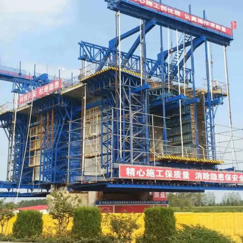 Строительная форма путешественника используется для воздушных работ здания сделанные в Китае