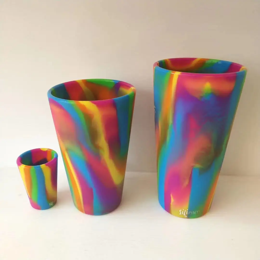 480ml Iridescent Silicone Cup Portable and Durable Modern Design for Wine Beer and Tea Perfect Saucer manufacture