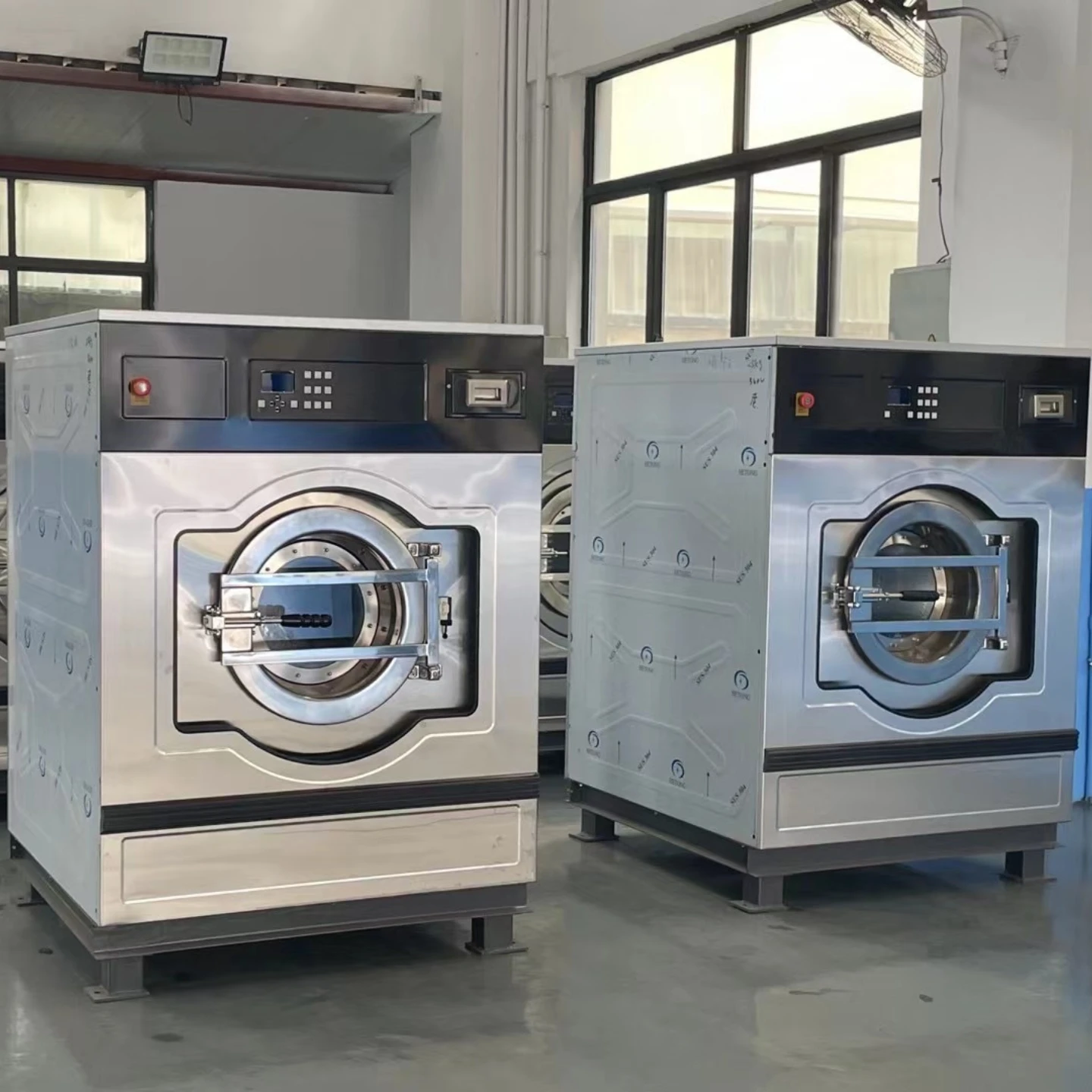 Промышленная профессиональная Автоматическая полная стиральная машина для белья из нержавеющей стали 15 кг 20 25