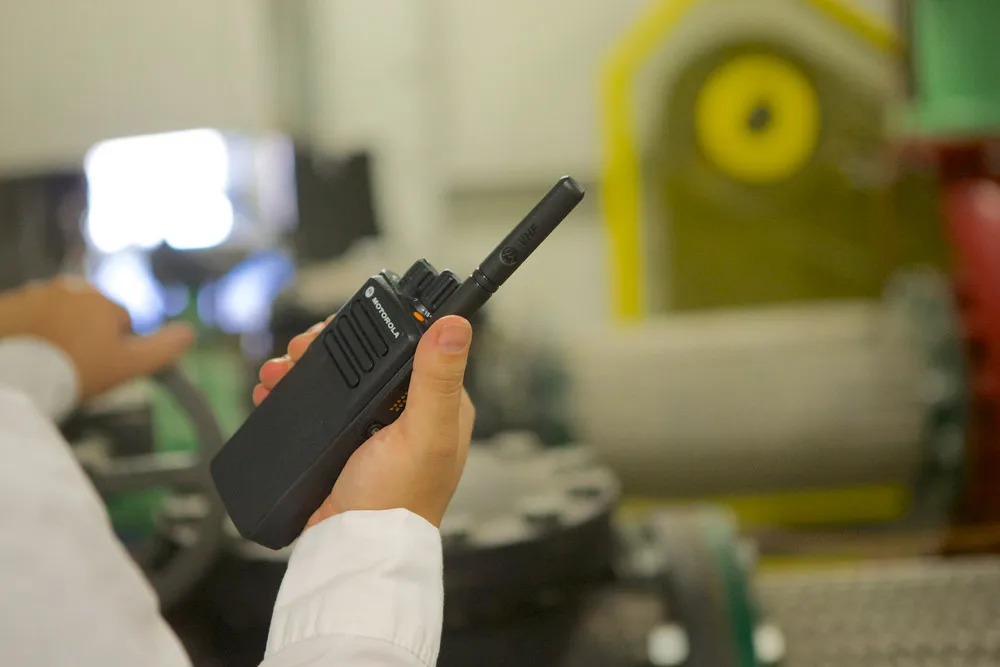 Motorola dp4400e dp4400 рация walkie longue portee batter lange reichweite walkie-talkie 15 км GPS stations, радиостанция