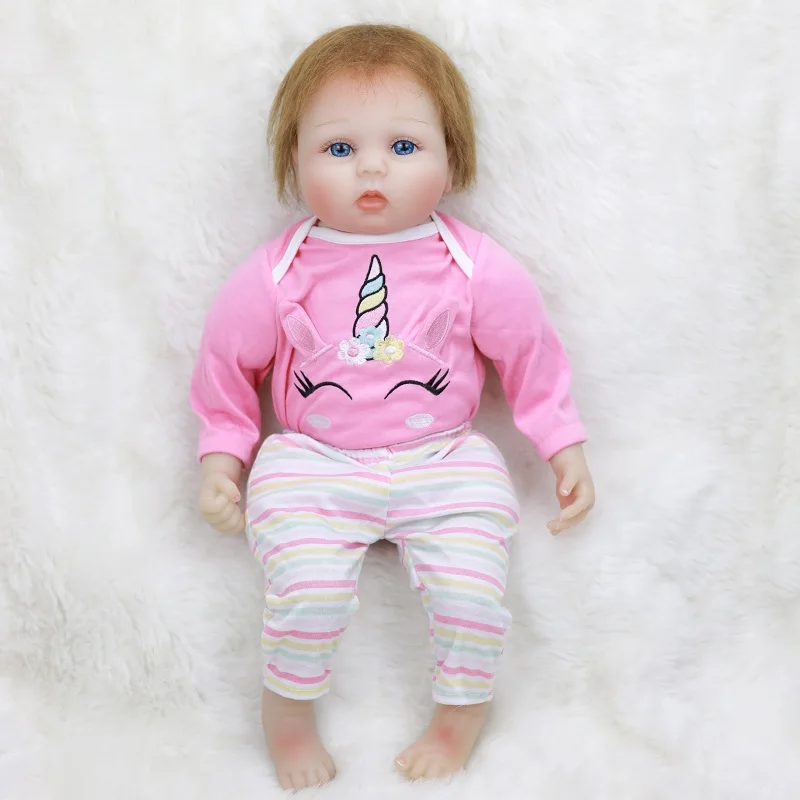 Фабрика изготовленный на заказ Высокое качество Популярные 22 дюймов винил реалистичные куклы Мягкие хлопковые средства ухода за кожей Reborn Baby куклы игрушка набор для девочек