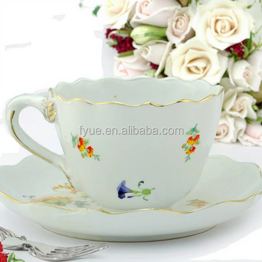 Elegant European Style Gold Rim Ceramic Tea Cup Saucer Set High Quality Minimalist Floral Decal Coffee Cups Wholesale Hotsale manufacture