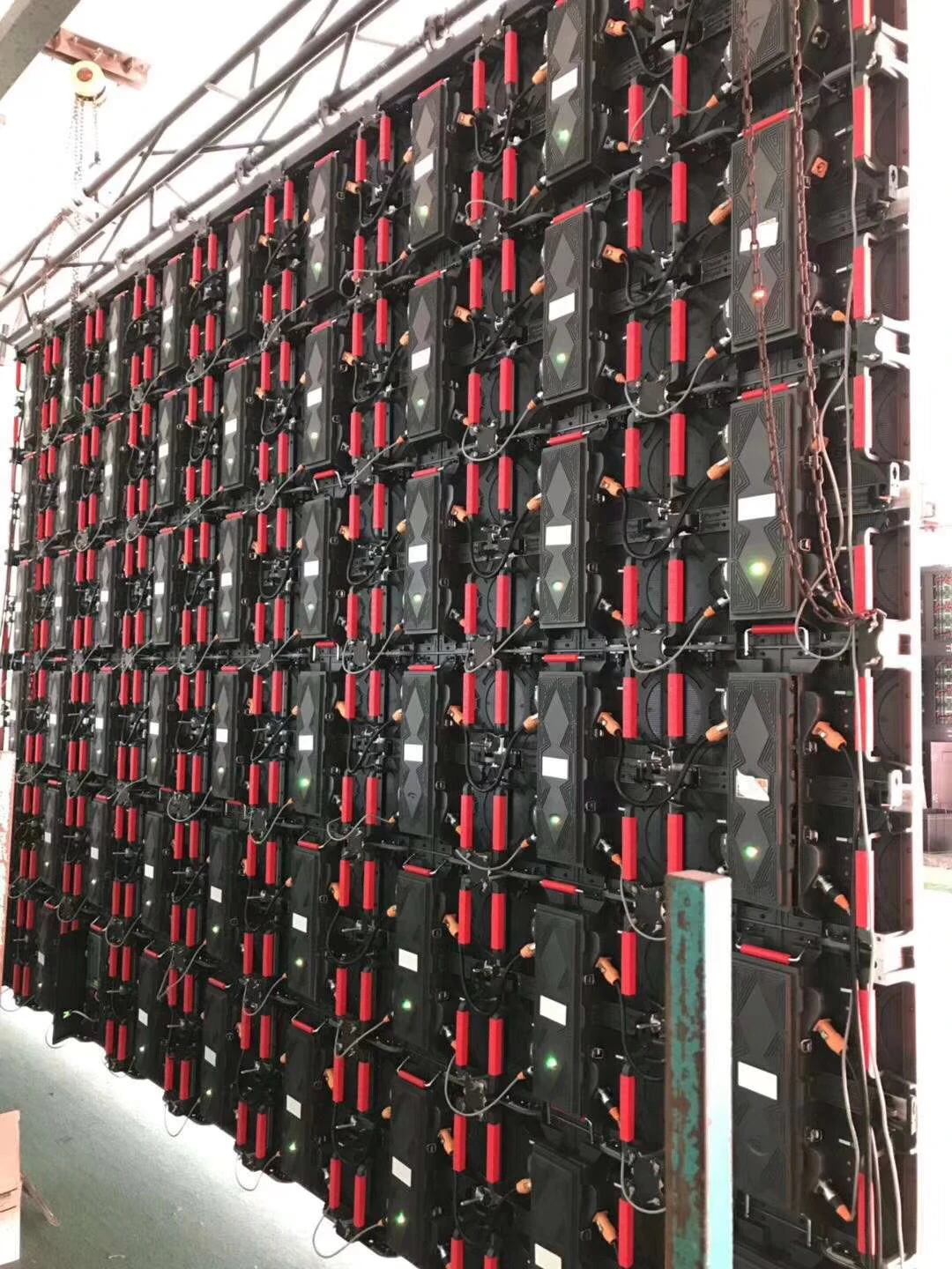 Pantalla светодиодный литой шкаф алюминиевый Портативный светодиодный экран ультратонкий P3.91 P4.81 внутренний изогнутый гибкий светодиодный дисплей