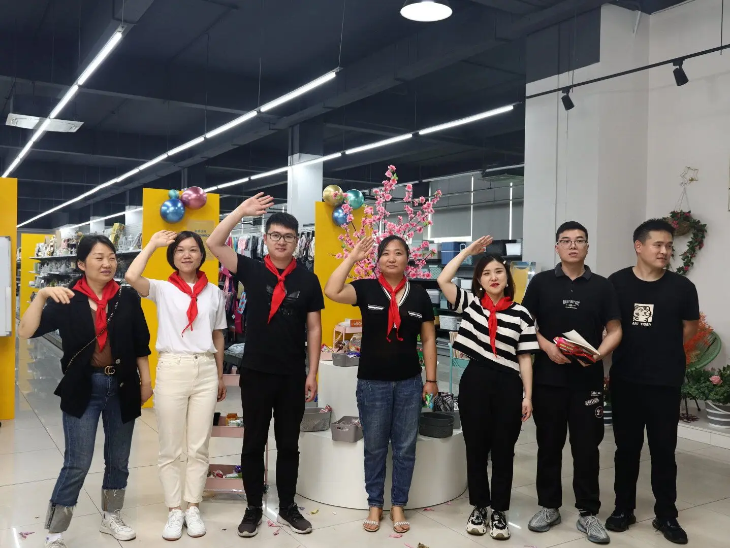 Ningbo Homecrest Imp.& Exp. Co., Ltd. 1