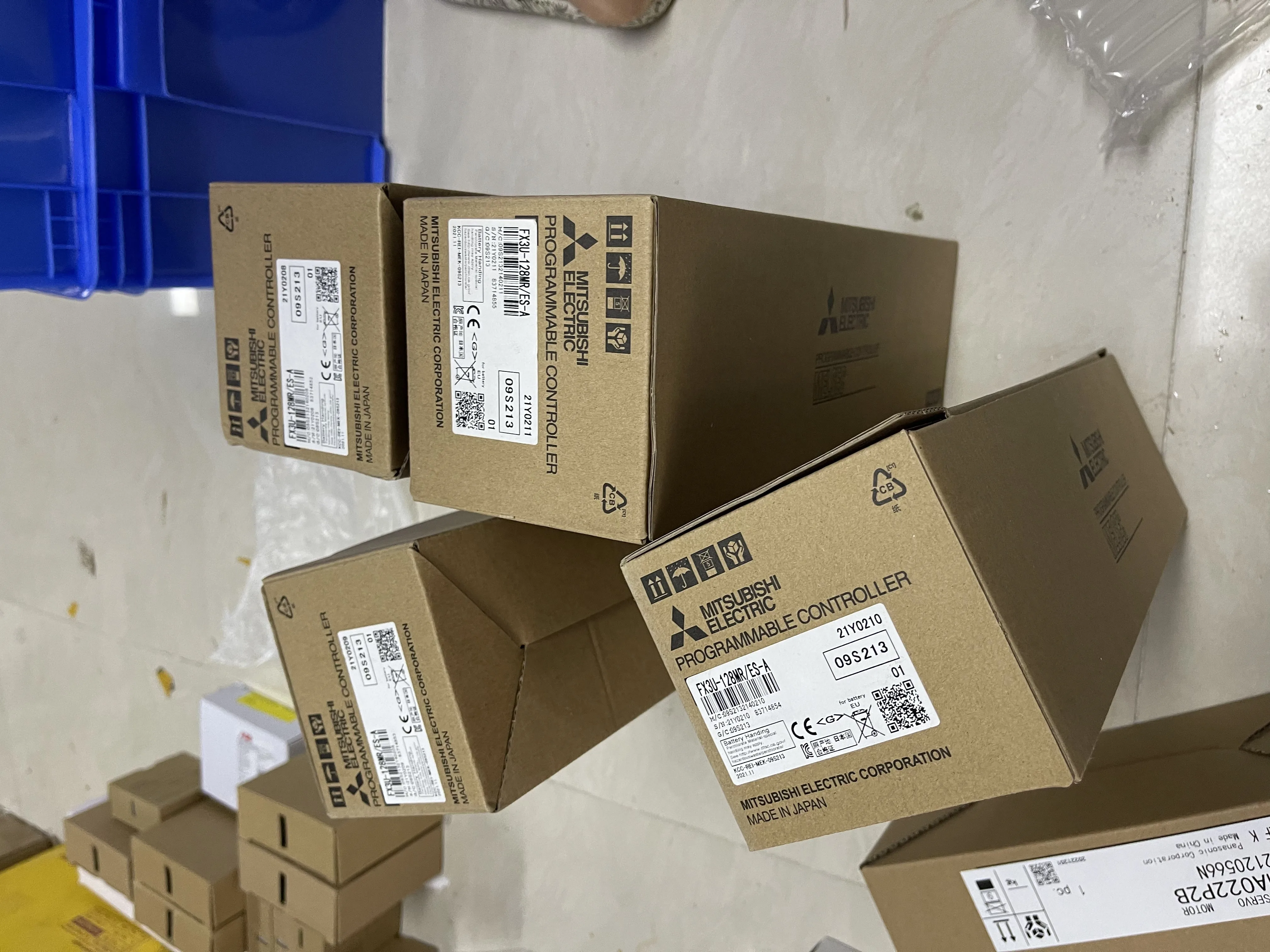 Mitsubishi PLC Digital Input/Output Module FX3U-128MR/ES-A