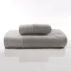 Crown A Gris Claro [2 Toallas 1 Toalla de Baño]