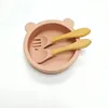 Ciotola in silicone a forma di orsetto color pesca con manico in legno, cucchiaio e forchetta