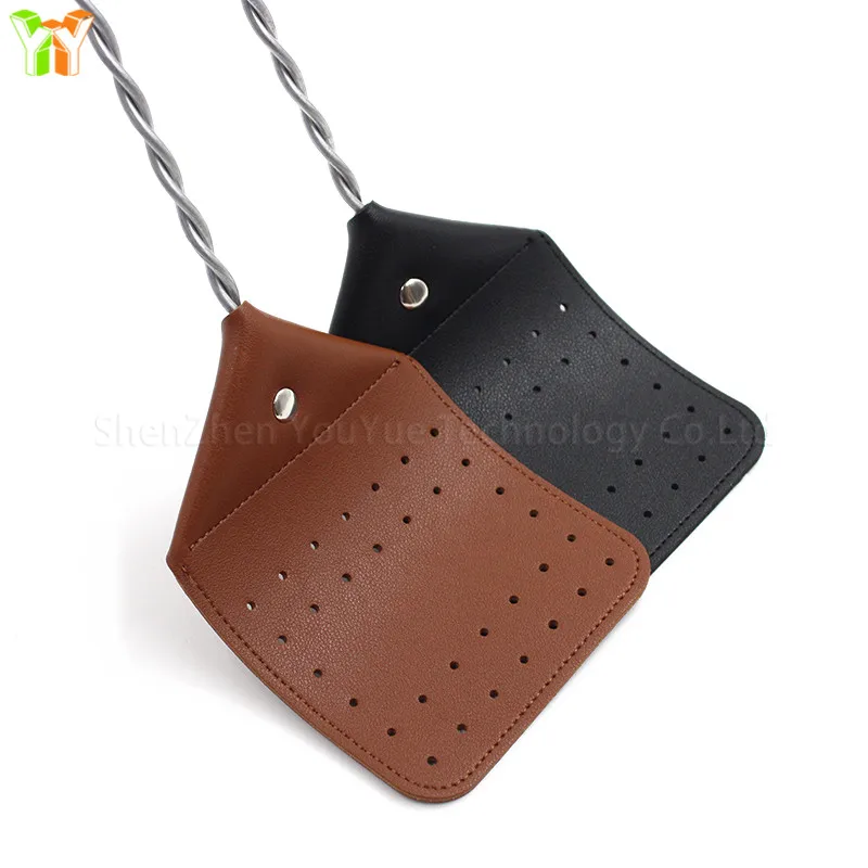Lzeouean Tapette à Mouches en Cuir PU, Robuste, Manuelle, avec Manche en Bois, Tapette à Mouches en Cuir pour L'Intérieur et L'Extérieur, Réutilisable, Facile à Utiliser
