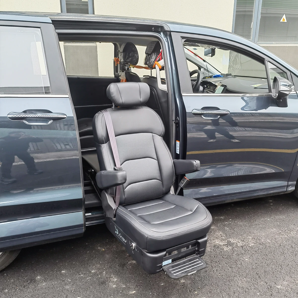 Electric Adjustable Programmable Swivel Lifting Car Seat for Disabled Handicapped People Transfer to Vehicle From Wheelchair