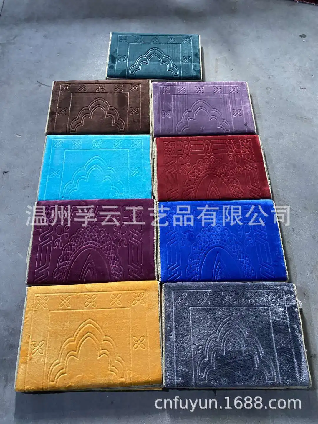 New Design Islamic Striped Pattern Raschel Blanket Foldable Backrest Mosque Prayer Rug for Ramadan for Pakistani Muslims