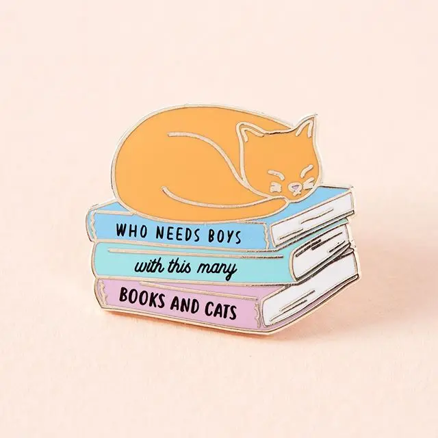 Оптовая продажа, милые металлические рекламные подарки, булавка для лацкана с черной кошкой, красивая эмалированная Булавка С мультяшным животным на заказ