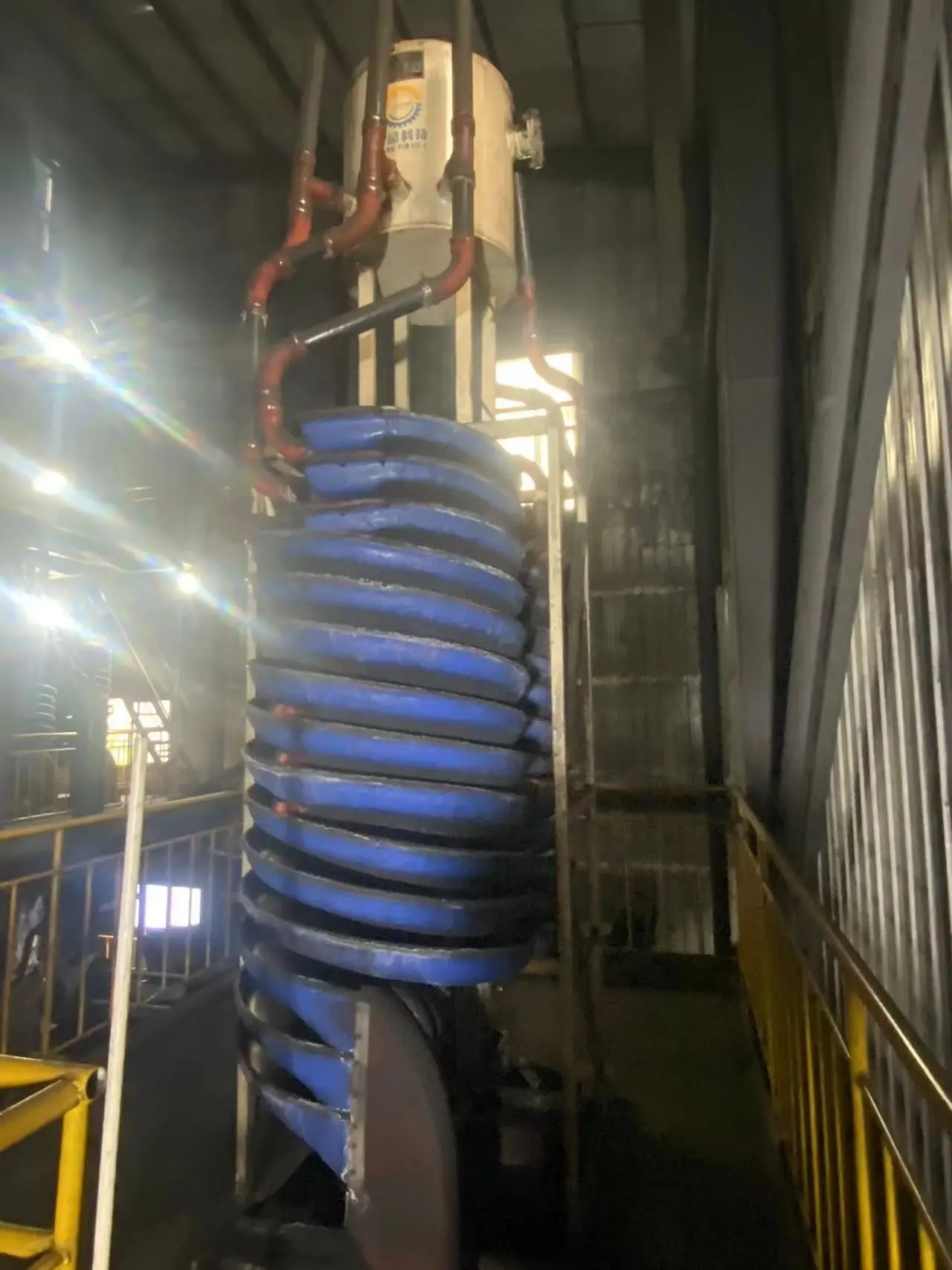 Mining Enrichment Plant Spiral Separators Vertical Three-Way Screw Sluices for Quartz Ore Beneficiation Mineral Separator