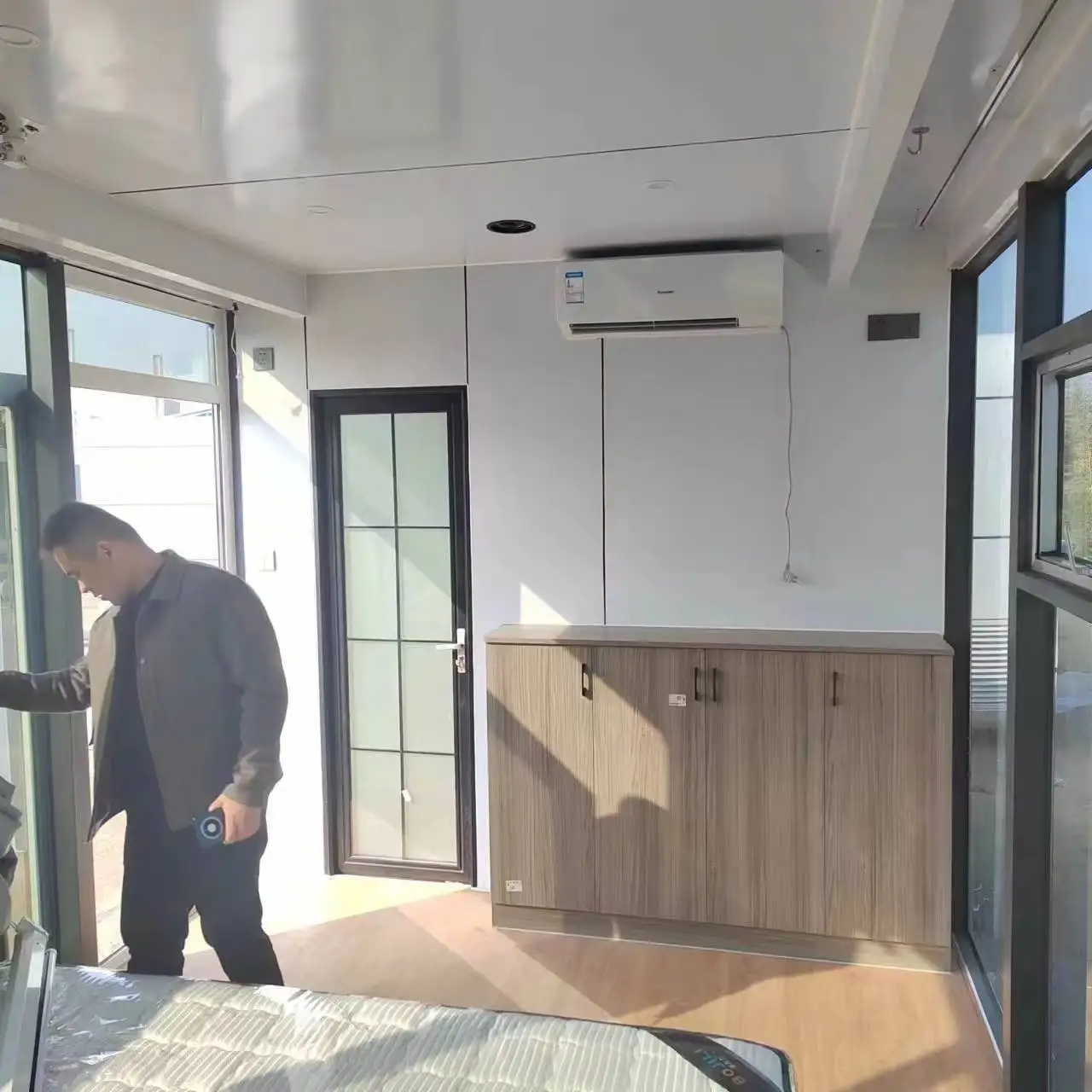 Modern Prefabricated Tiny Container Space Capsule Prefab Pod Mobile Apple Cabin House
