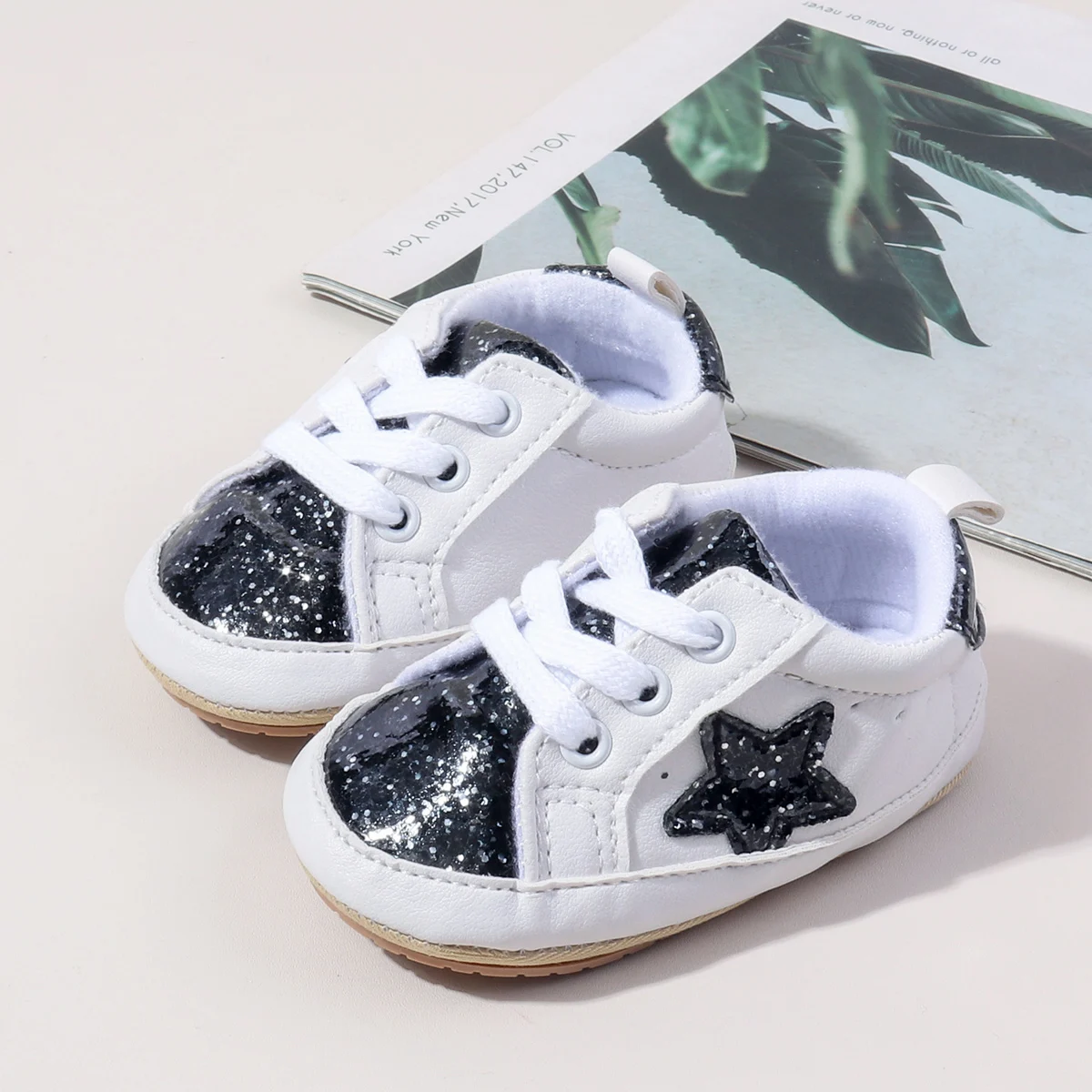 Bling Design Baby Toddler Sport Unisex Shoes Baby Walking Shoes TPR Anti-slip Outsole supplier
