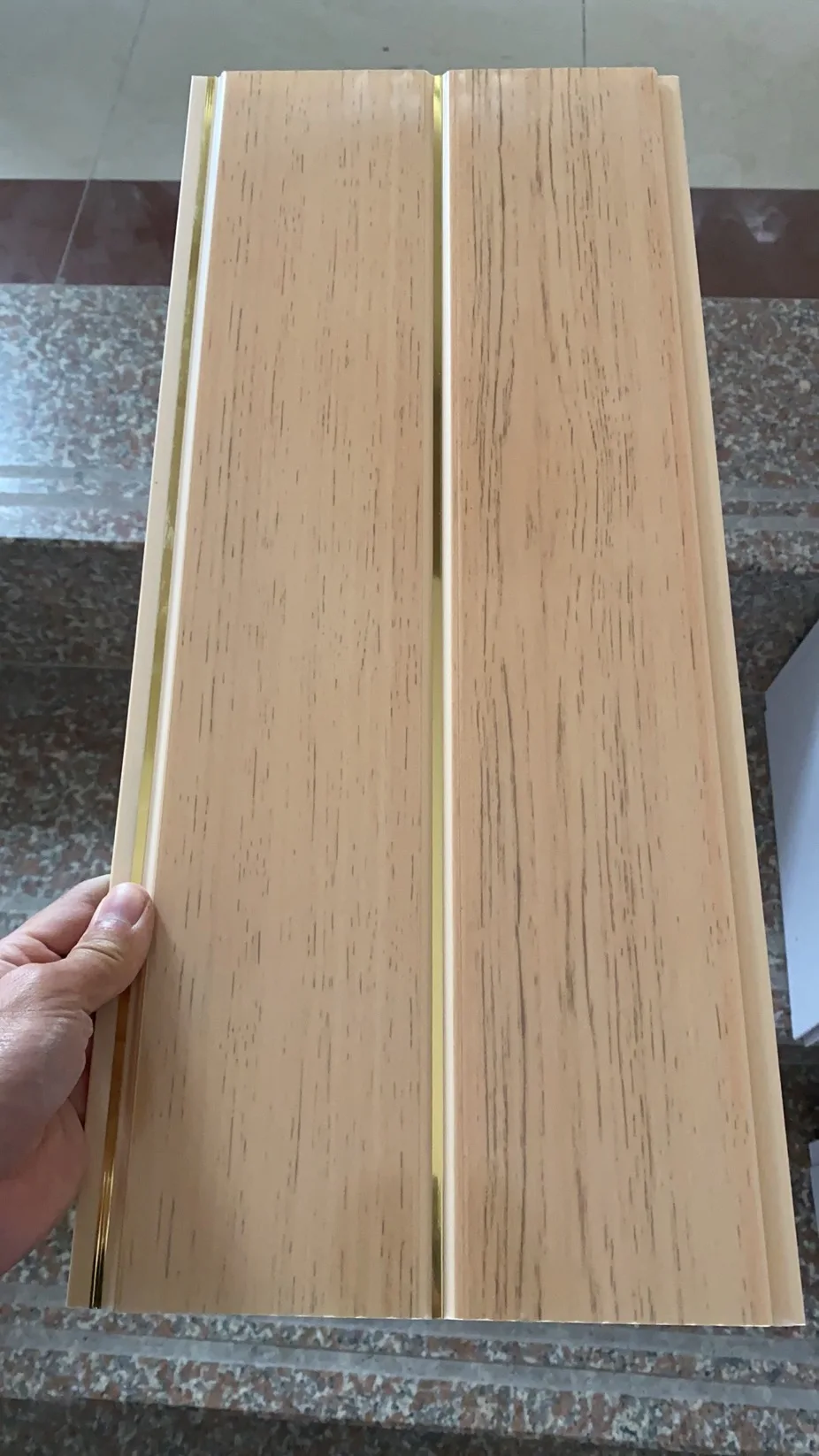 SONSILL Waterproof Fall Ceiling PVC Panel Smooth White Flat Curved  PVC Ceiling Tiles
