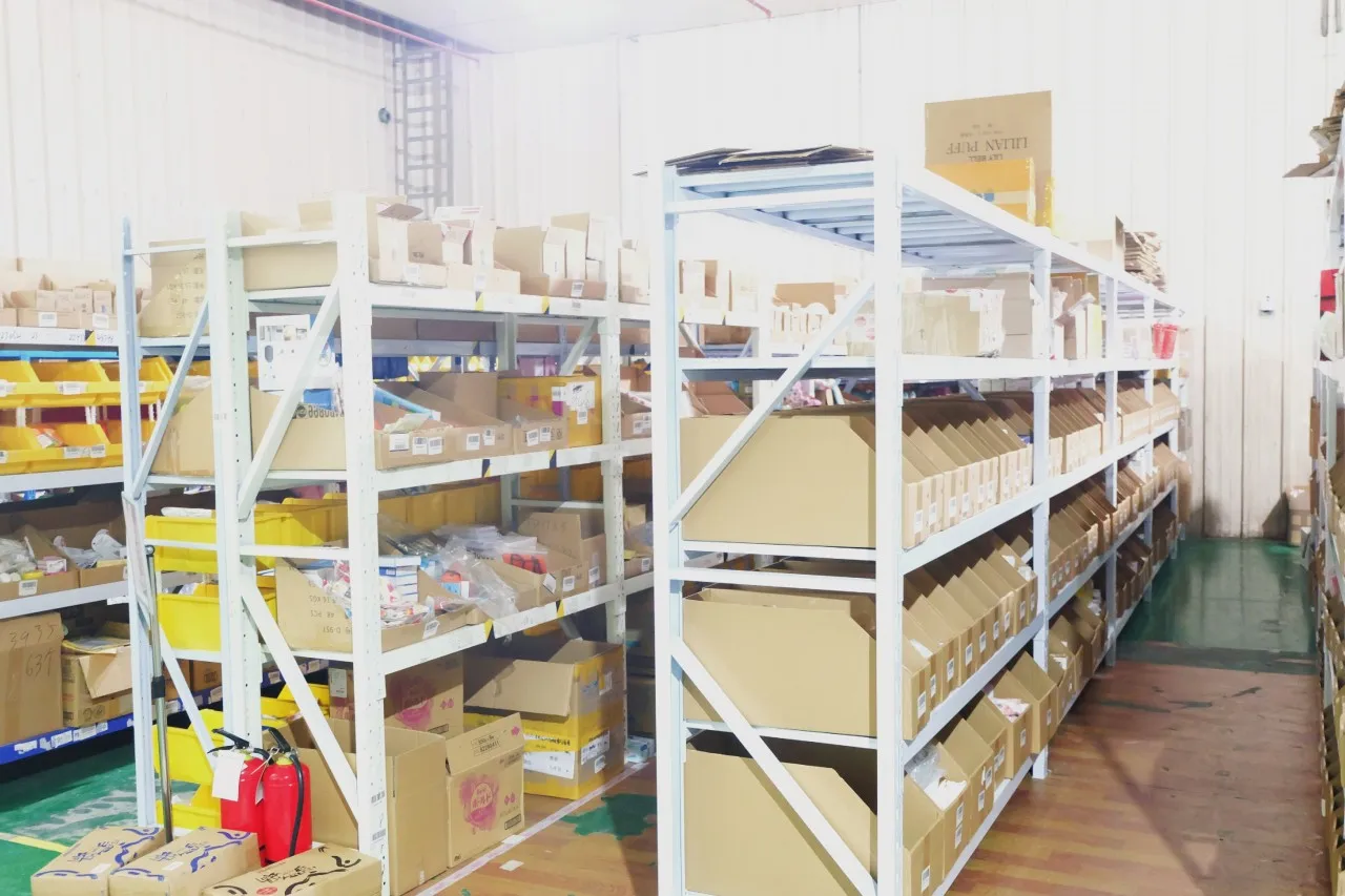 Yiwu Lucky Star Crafts Co., Ltd. 3