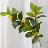 3 grandes fleurs jaunes fourchues