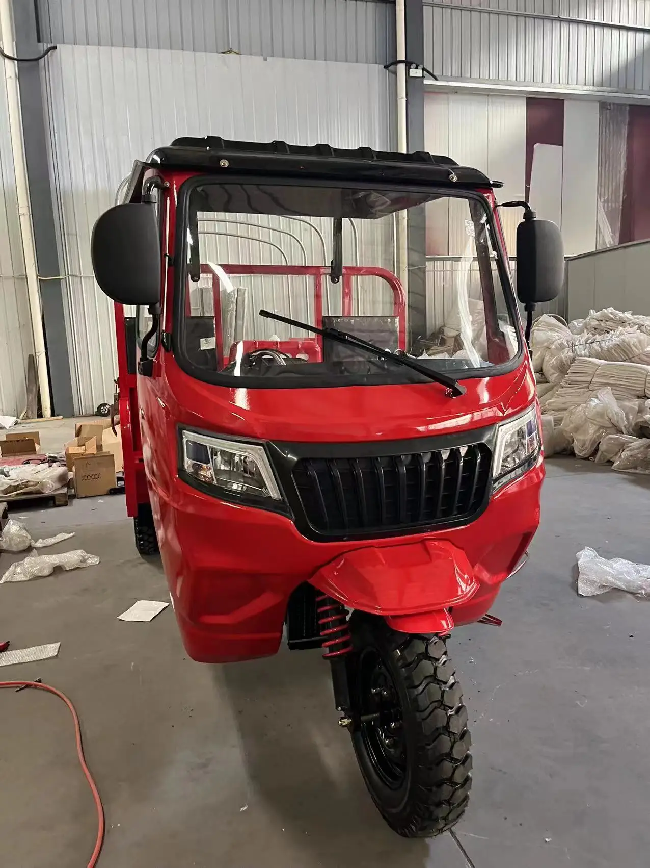 Reverse Tricycle Large Cargo With 350cc Engine Lifting Jack Rain Cover