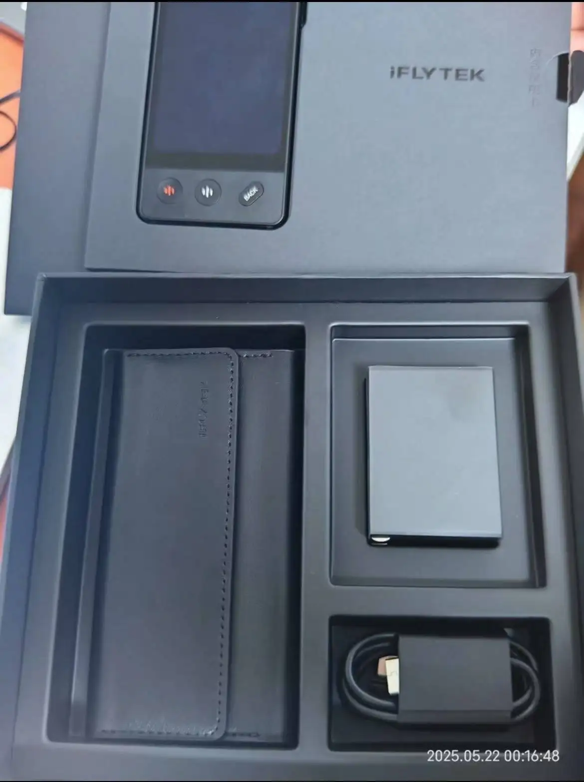 IFLYTEK Dual-Screen Translator for Real-Time Voice and Text