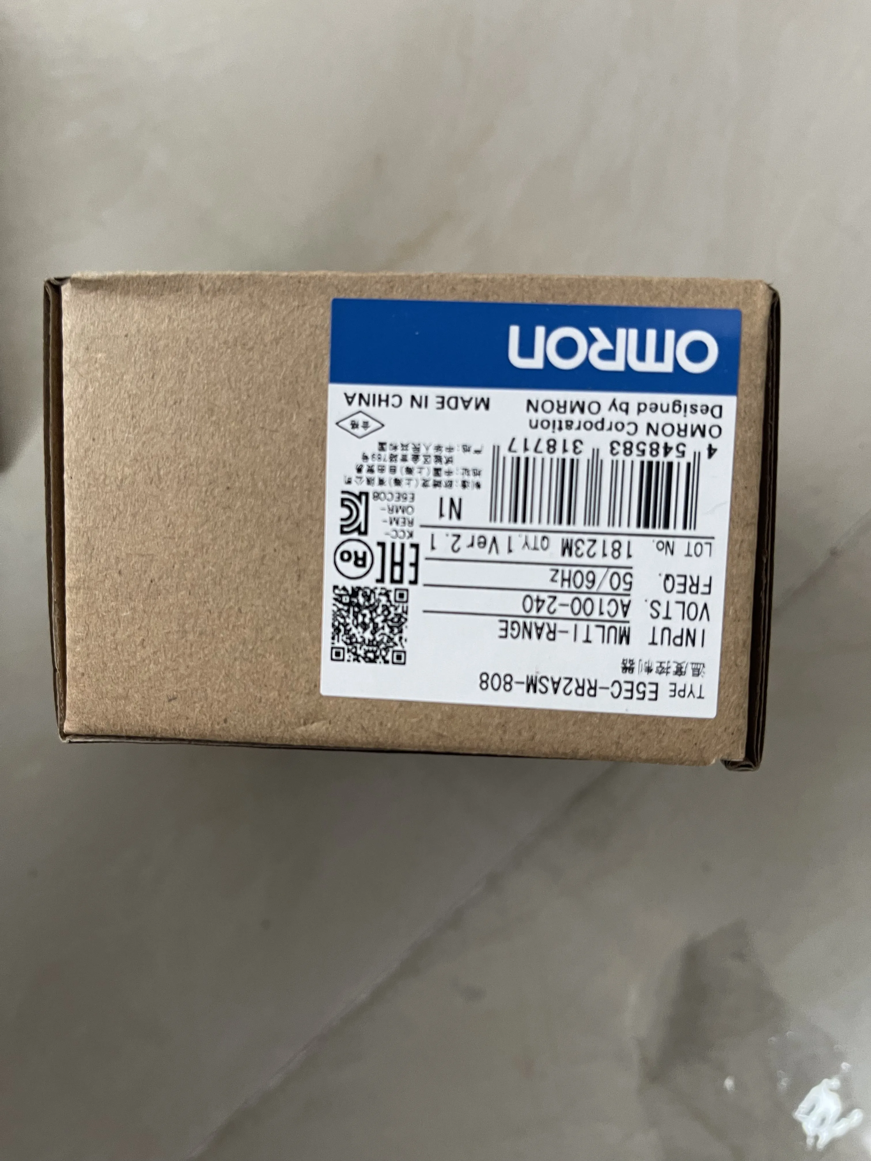 Omron Temperature Controller E5EC-RR2ASM-808