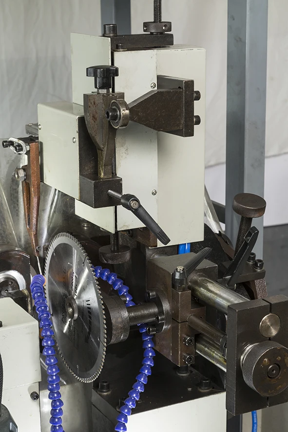 
 Полностью Автоматическая Точная шлифовальная машина для заточки дисковых лезвий с боковым углом TCT  