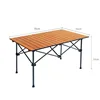 Mesa larga color veta de madera.