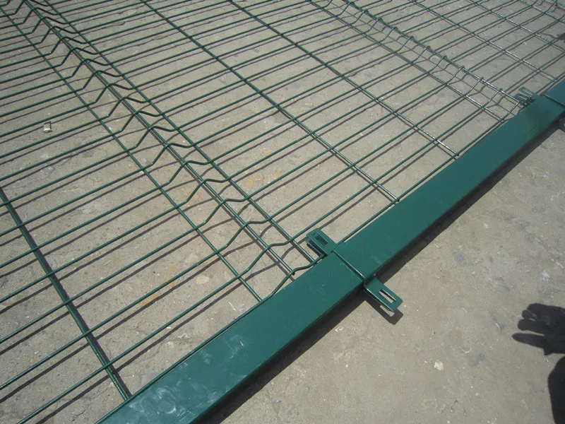 product 6 gauge galvanized welded curved 3d wire mesh fence razor barbed panels-8