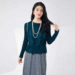 New Women's Casual Summer T-Shirt Blouse Pleated Polyester Top With O-Neck Long Sleeves and Round Neck Design