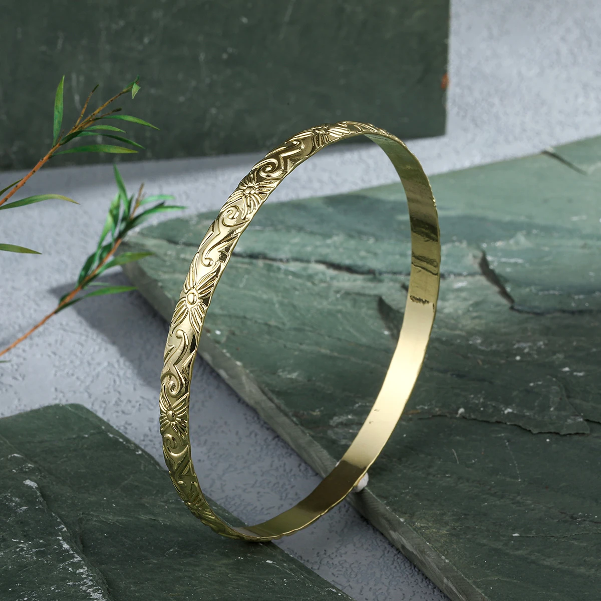 Hawaiian Jewelry Wholesale 5mm Wide Gold Heirloom Bangle