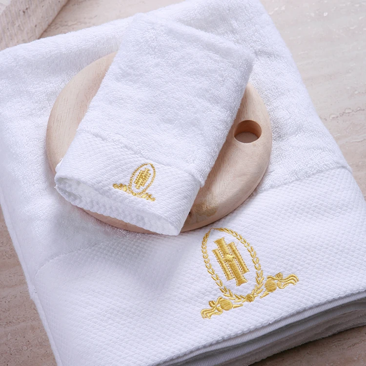 Luxury Hotel Towels Set Embroidered Balfour Towels - China Bath Towel and  Towels price