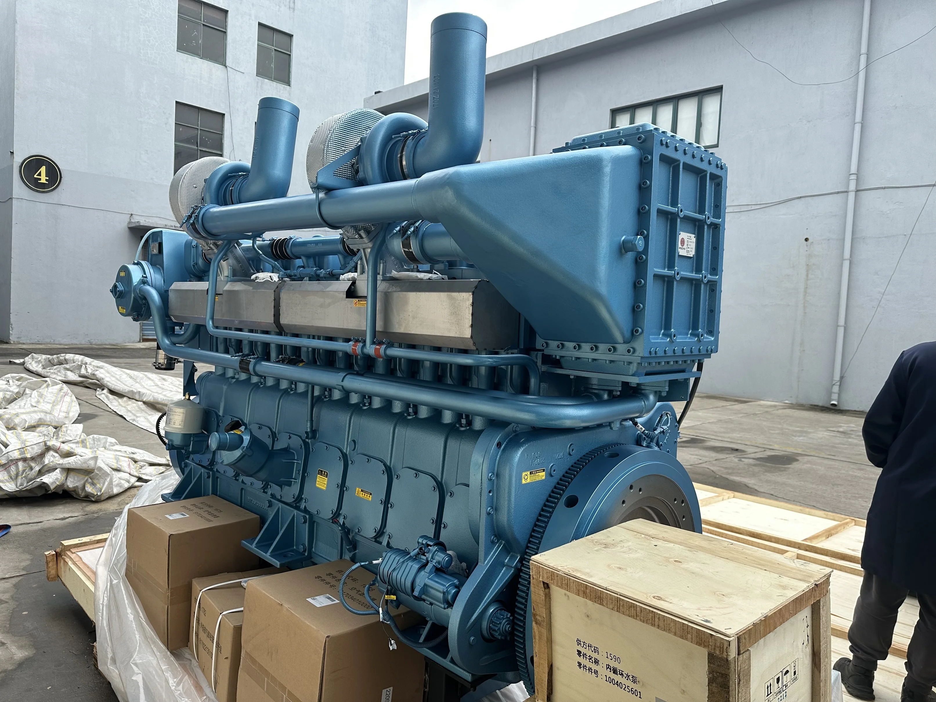 530KW Weichai 8170ZC720-2 Marine Diesel Engine - 720HP Power