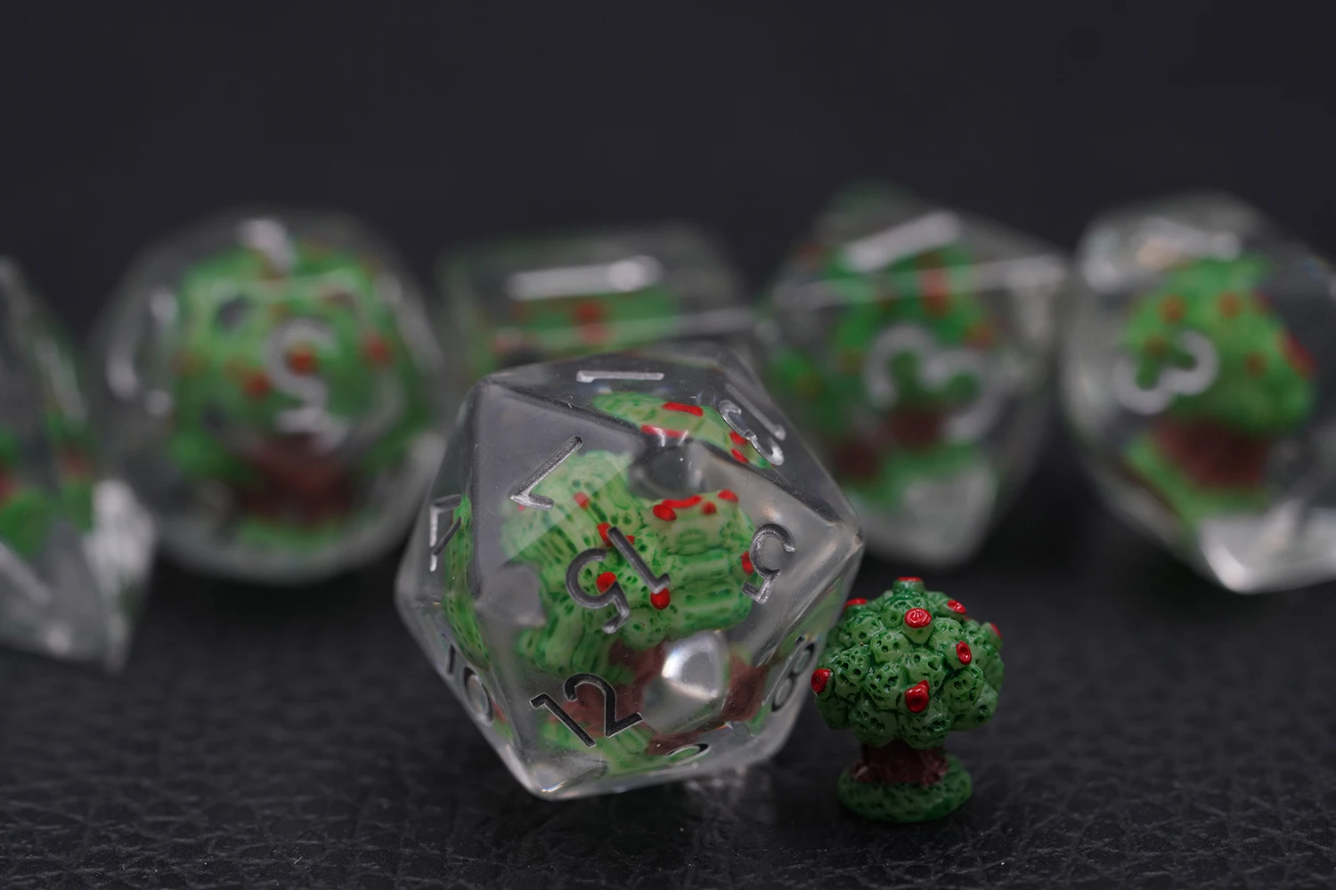 New Round Corner Dnd Dice Set Handmade Role Playing Apple Tree Inclusion Transparent Soft Edge Polyhedron Dice factory