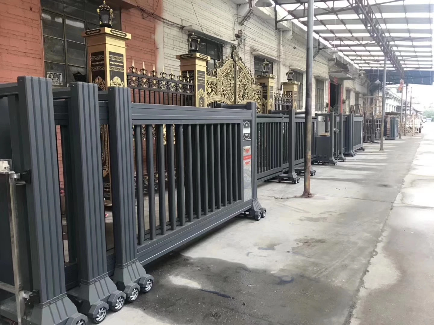 Retractable and Safety Single Main Gate Designs with Grill for Kerala Home