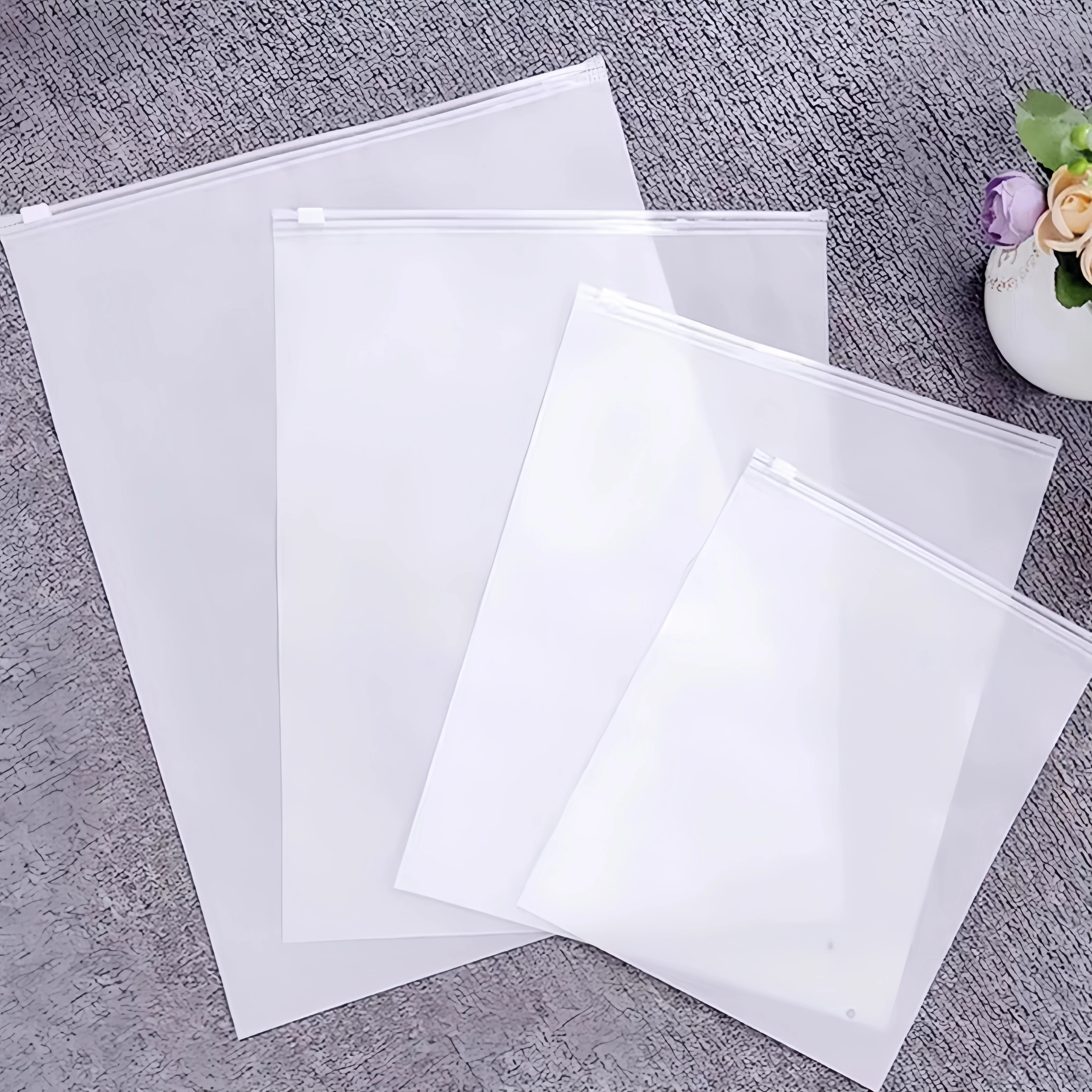 In Stock Matte Various Sizes Packaging for Pajamas Bed Sheet Coat Clothes Zipper Bag Plastic Clear Zip Lock Bag