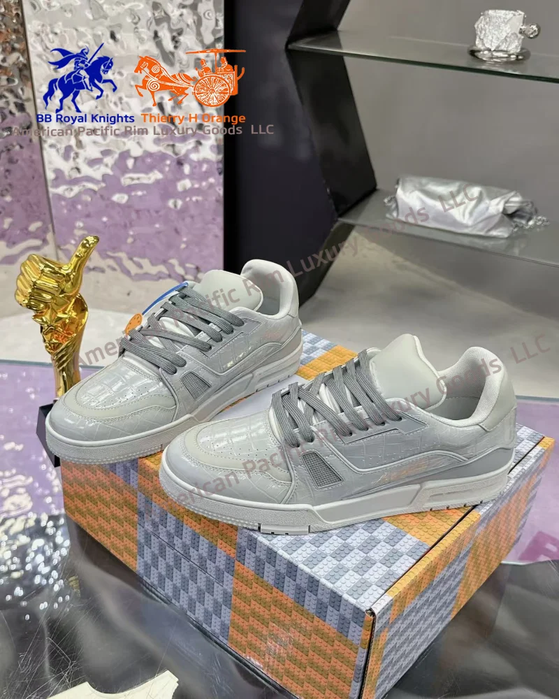 Men and Women Walking Sneaker Shoes Fashion Designer Casual