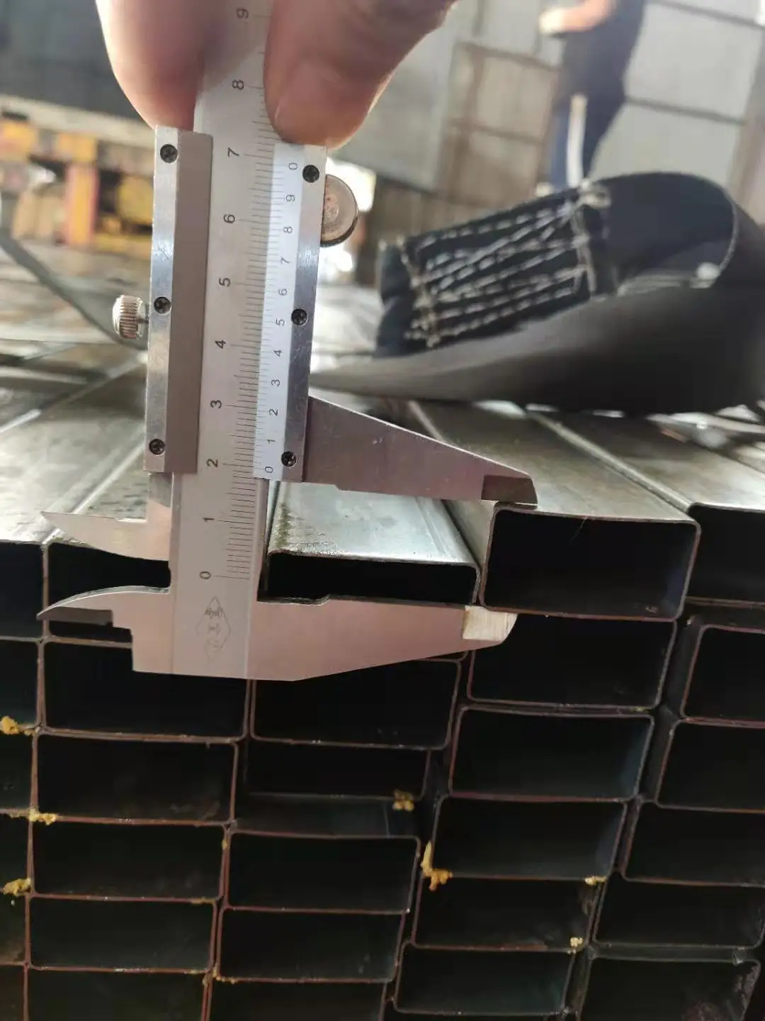 76x38mm Cold Rolled Welded Square and Rectangular steel tube for structure and furniture making factory