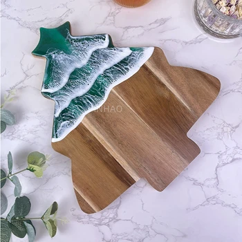 2024 New Product Christmas Theme Pizza Serving Board Christmas Trees Acacia Wood and Resin Cutting Board