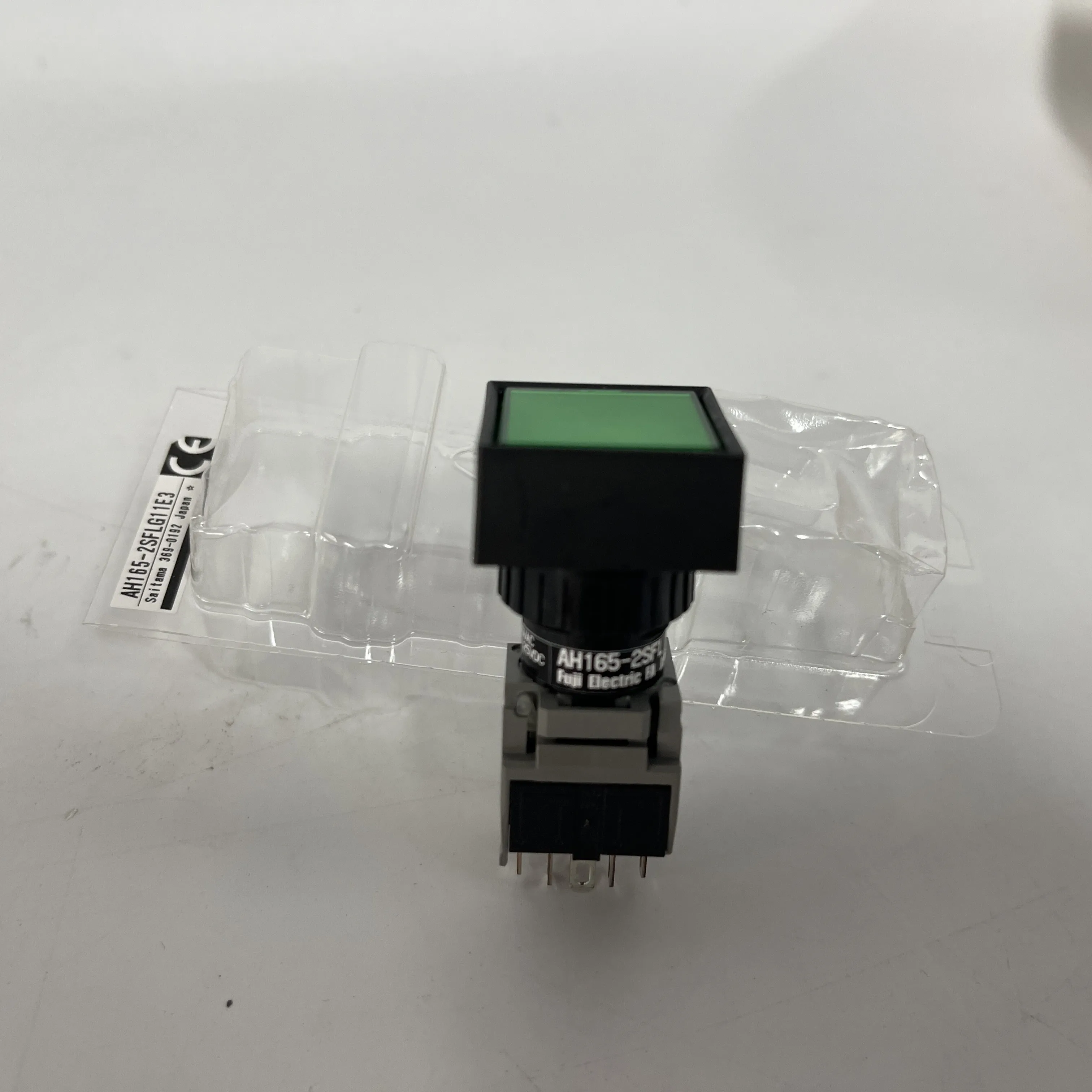 Fuji Illuminated Push Button Green AH165-2SFLG11E3 Fuji Illuminated Push Button Green AH165-2SFLG11E3