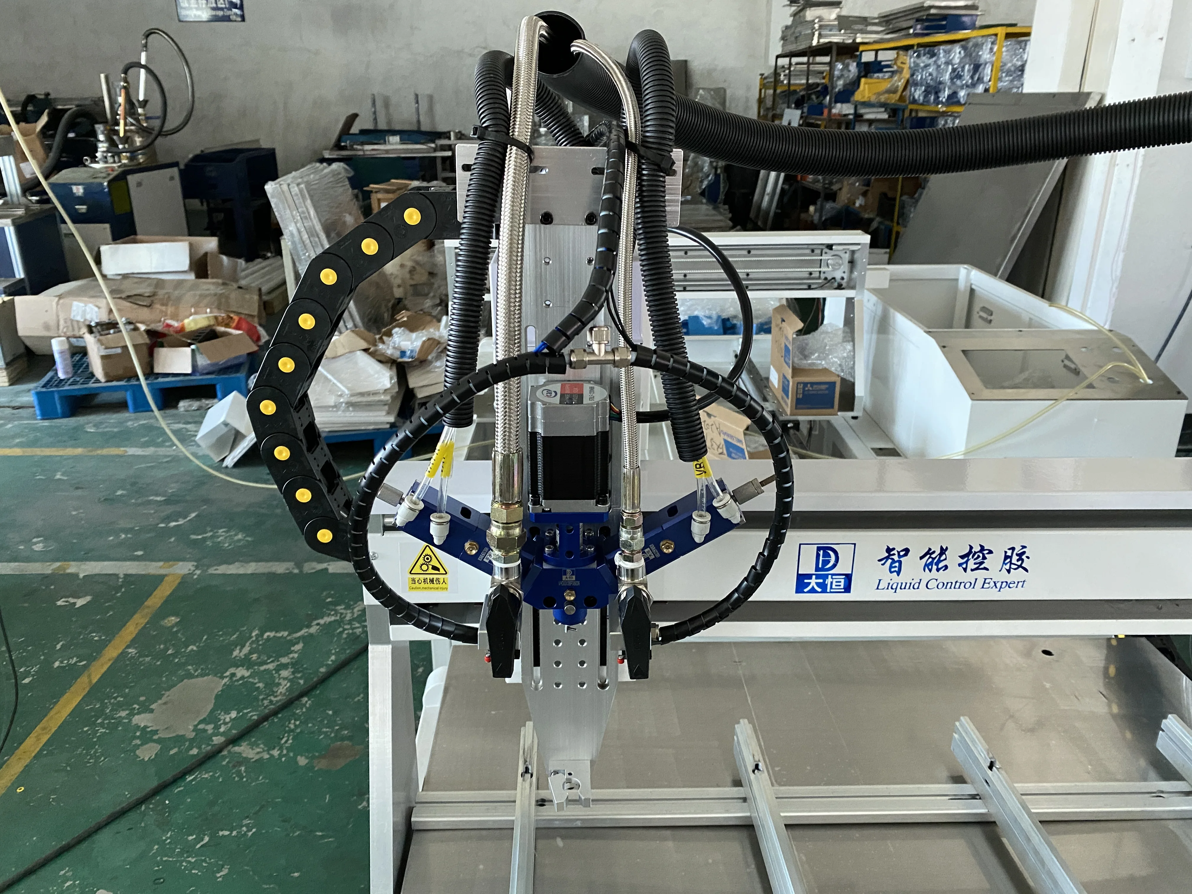 Máquina de inyección de pegamento profesional de dos componentes para la fabricación de sensores electrónicos 1