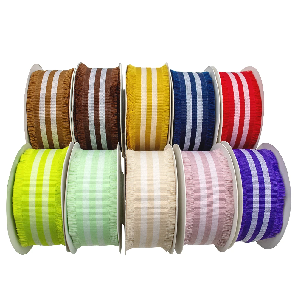 Лента с кисточками в этническом стиле