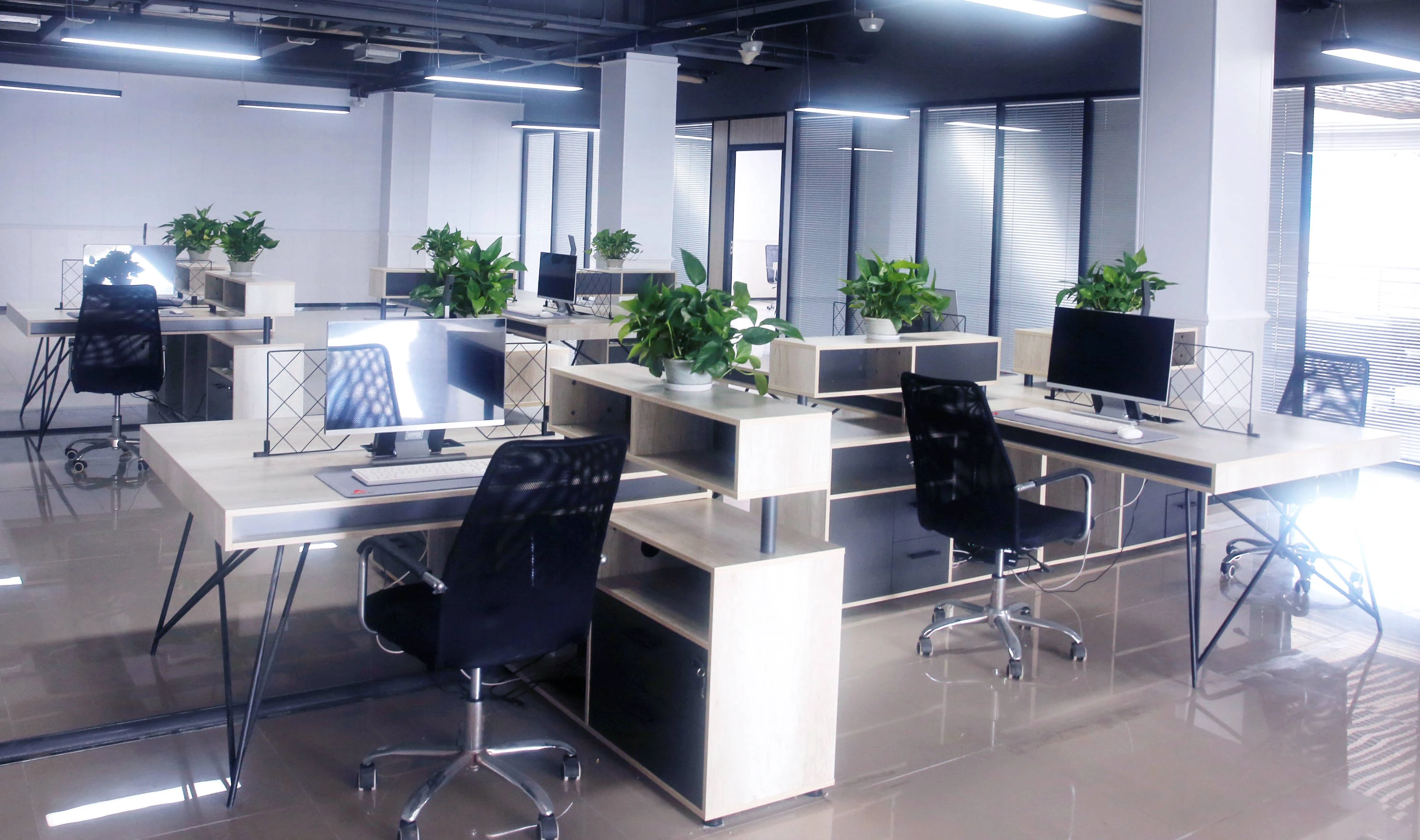 Hangzhou Yina Clothing Co., Ltd 1