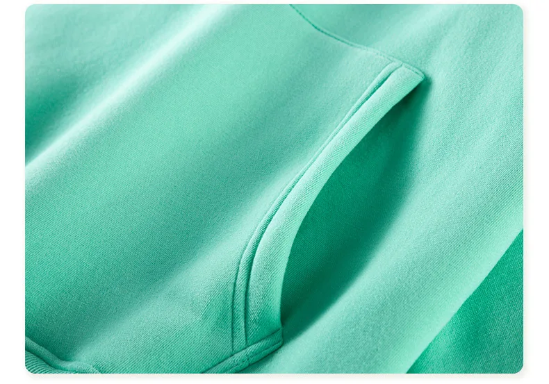 Tracksuit set fabric detail