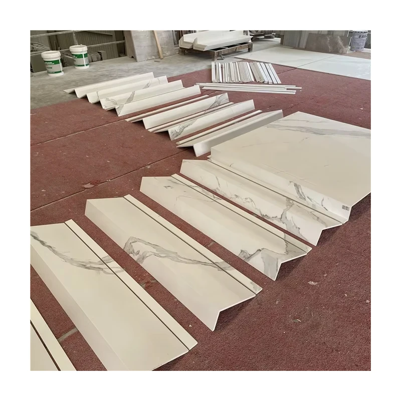 Gradus Artificialis Calacattae Albi Ad Mensuram Facti, Interioris Scalae Spiralis, Atrii Europaei Stili, Durabilis Pro Domibus et Hotelibus, Superficies Contralecta