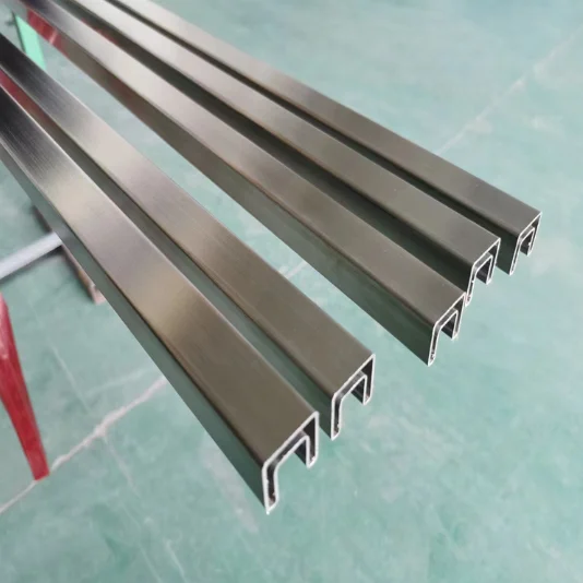 High Quality 304 Stainless Steel Special-Shaped Channel Rectangular Oval Pipes Quality Metal Products